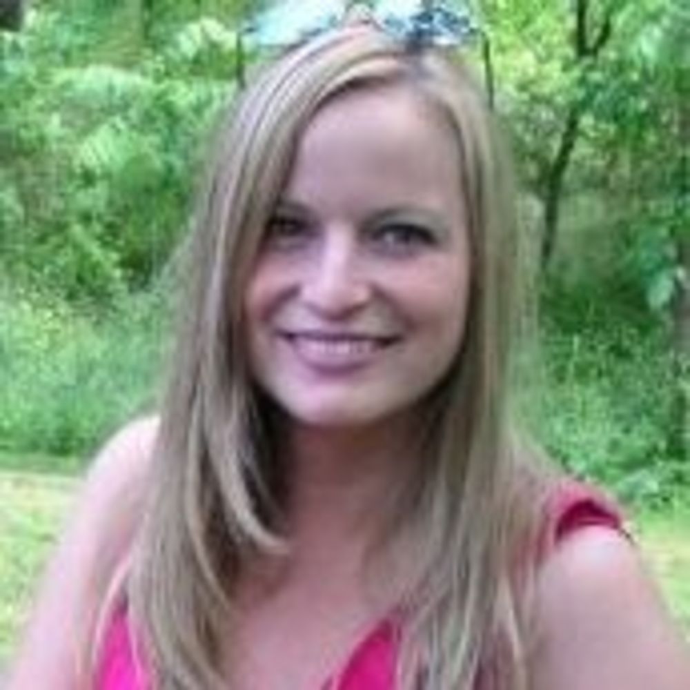 Meet your Posher, Lara